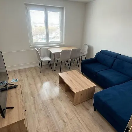 3 With Balcony, Stefanikova, 아파트
